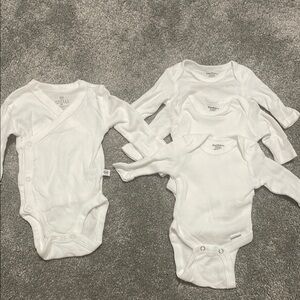Preemie 3 Gerber & 1 Honest White Long Sleeve Bodysuits